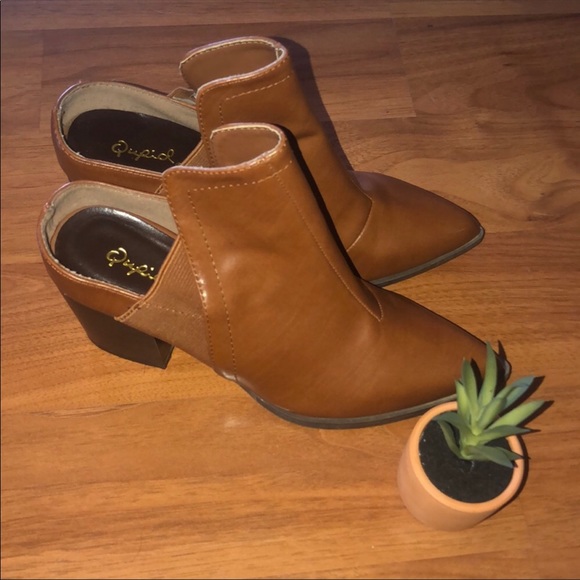 Slip-on Ankle Booties - Picture 2 of 7